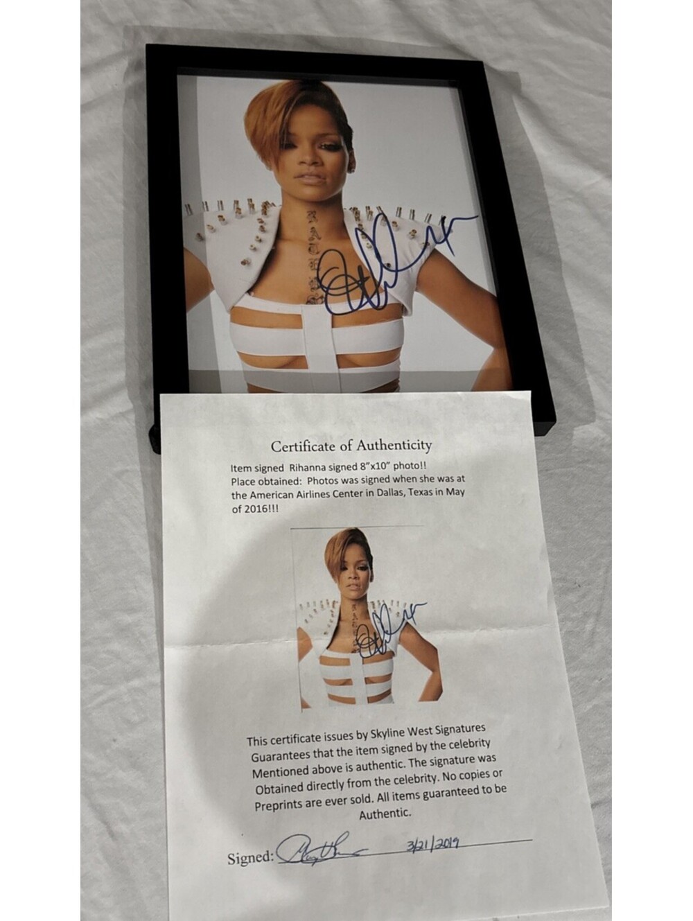 Rihanna Signed Authentic Autographed 2016 Photo 8x10”, COA Skyline Signatures